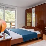 Chic 3Bdr - Beautiful Neighbourhood